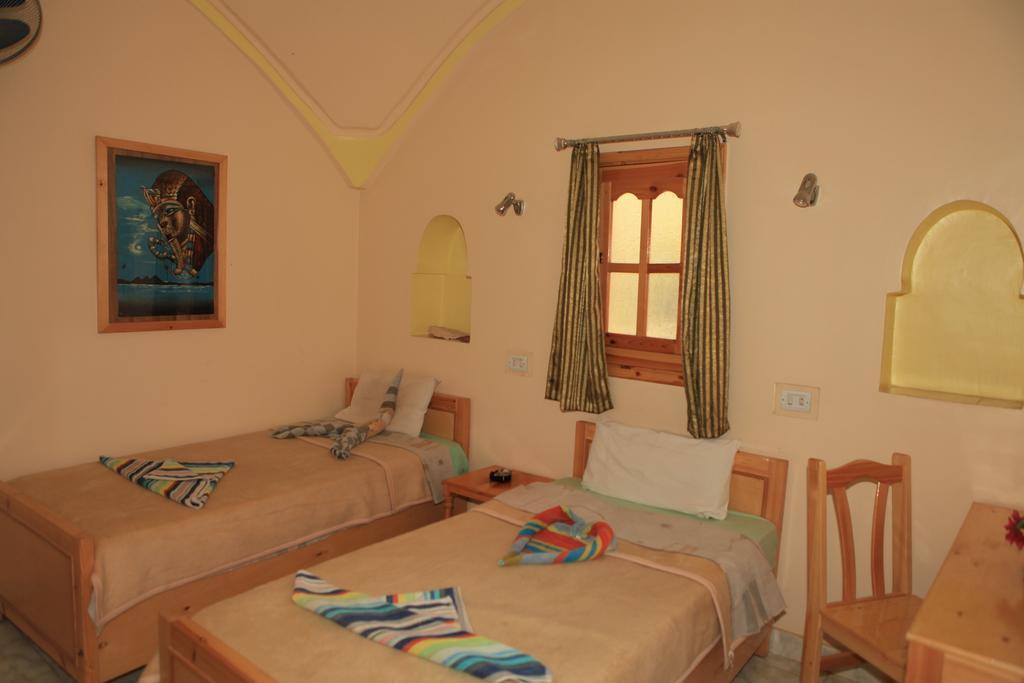 El Fayrouz Hotel Luxor Ruang foto