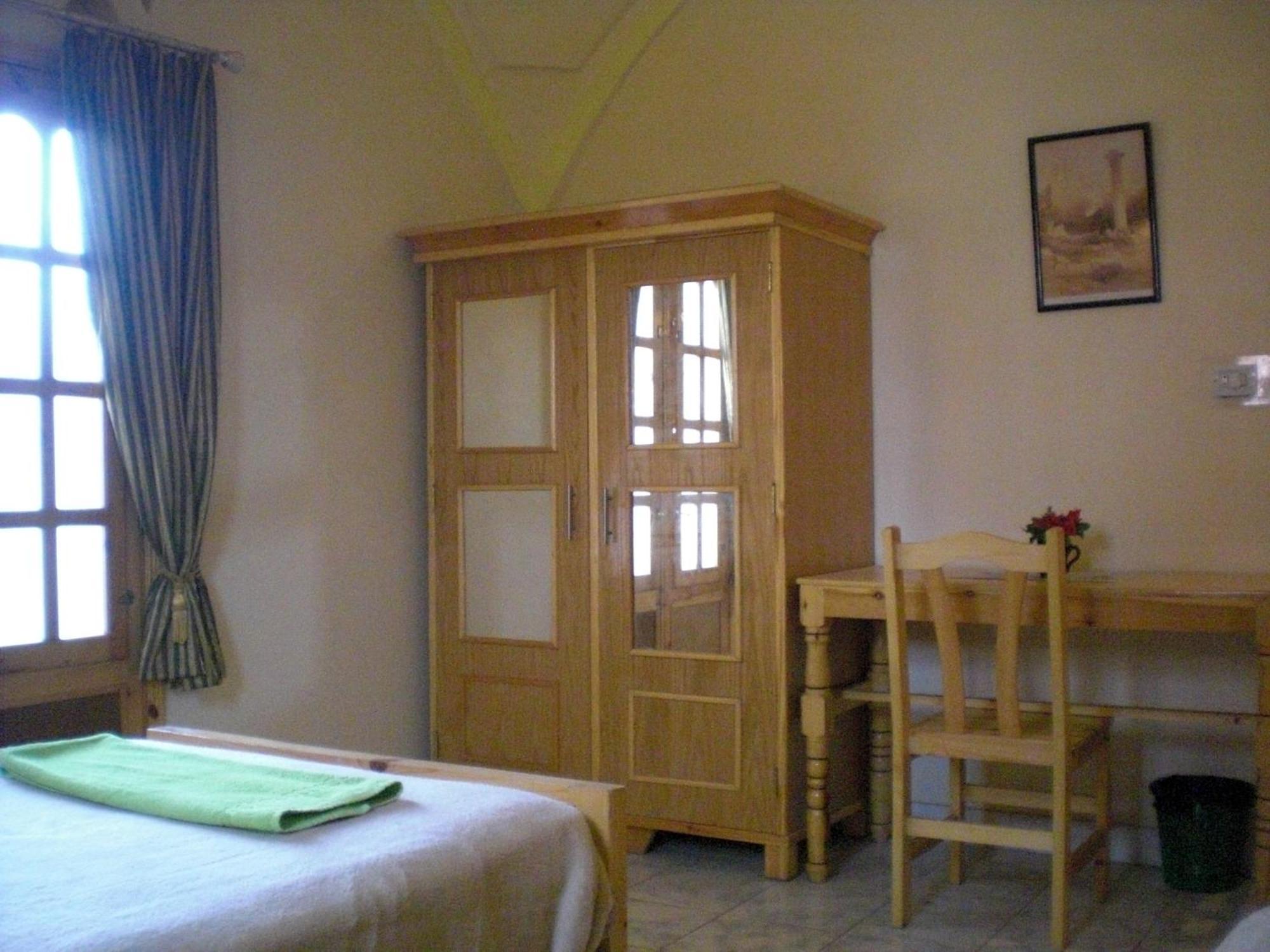 El Fayrouz Hotel Luxor Bagian luar foto