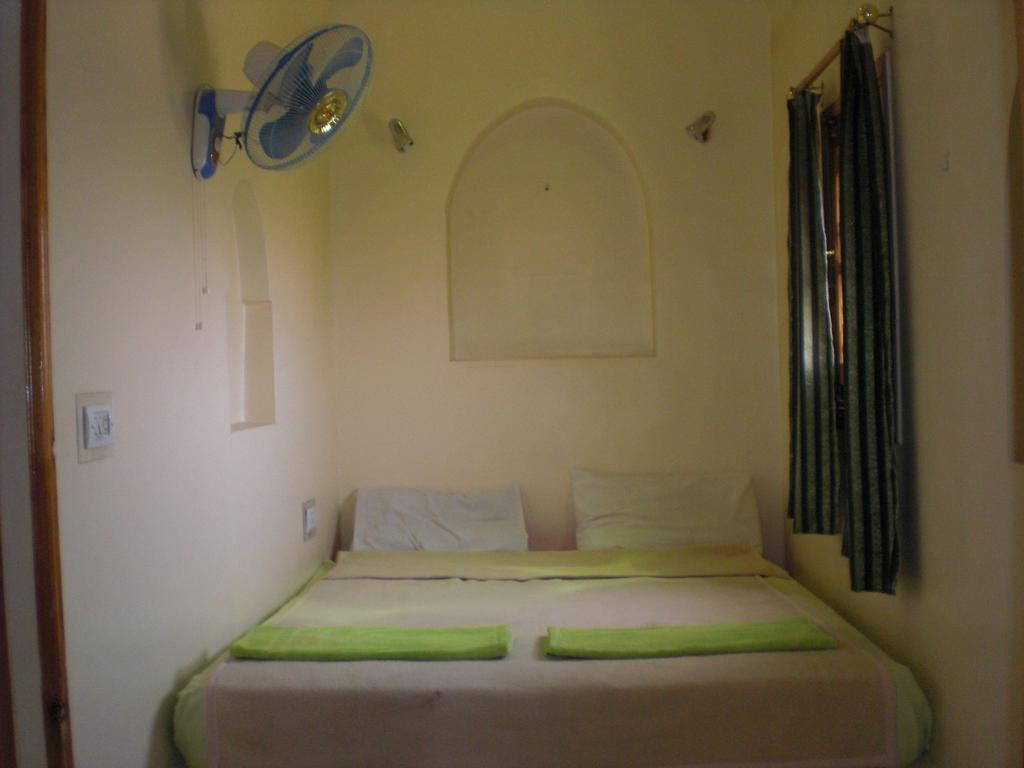 El Fayrouz Hotel Luxor Ruang foto