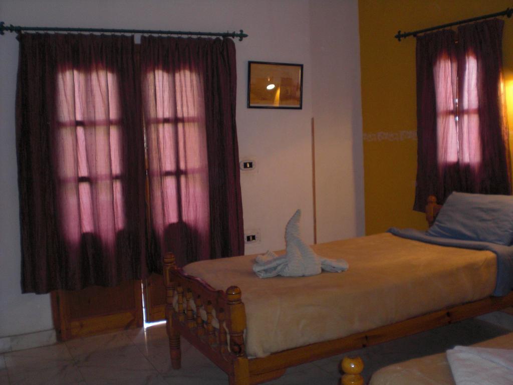 El Fayrouz Hotel Luxor Bagian luar foto