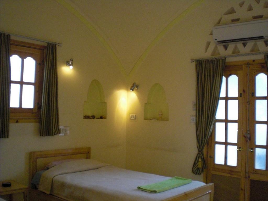El Fayrouz Hotel Luxor Bagian luar foto